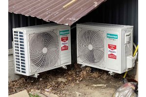 Чистка 2-х кондиционеров Hisense на промышленном предприятии в г. Умань